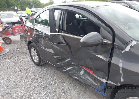 2019 Chevrolet Sonic Lt Manual from USA, damaged, VIN 1G1JC5SB9K4129561